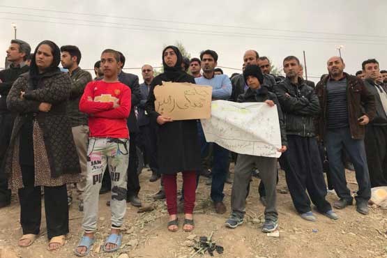 حضور رهبر انقلاب در مناطق زلزلهزده غرب/ عکس حضور رهبر انقلاب در مناطق زلزلهزده غرب/ عکس