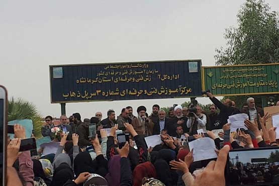 حضور رهبر انقلاب در مناطق زلزلهزده غرب/ عکس حضور رهبر انقلاب در مناطق زلزلهزده غرب/ عکس