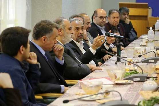 جلسه آبگوشتی معاون و مشاور رئیس جمهور + عکس جلسه آبگوشتی معاون و مشاور رئیس جمهور + عکس