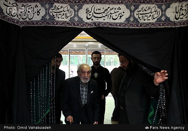 حکایتی از خندهها و گریههای شاعر مرثیه سرای اهل بیت(ع) حبیب الله چایچیان حکایتی از خندهها و گریههای شاعر مرثیه سرای اهل بیت(ع) حبیب الله چایچیان