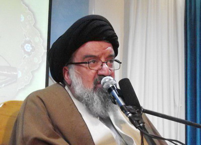 هر روحانی که بگوید کاری به نظام ندارم، انقلابی نیست