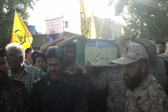 عکسی که تاریخ فراموشش نخواهد کرد / تقاضا کردم با پیکر همسرم تنها باشم عکسی که تاریخ فراموشش نخواهد کرد / تقاضا کردم با پیکر همسرم تنها باشم