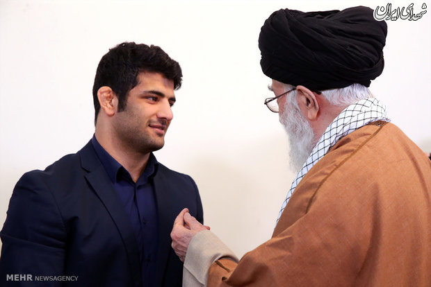 دیدار کشتی‌گیر سرافراز علیرضا کریمی با رهبر انقلاب/عکس