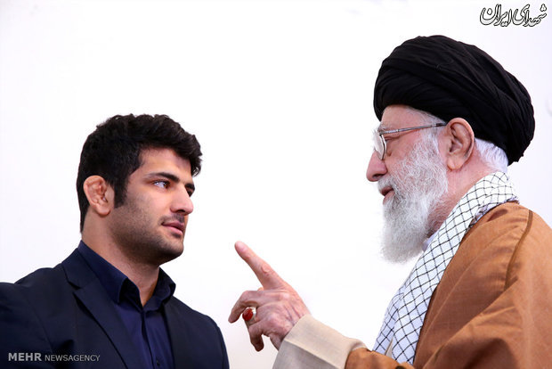 دیدار کشتی‌گیر سرافراز علیرضا کریمی با رهبر انقلاب/عکس
