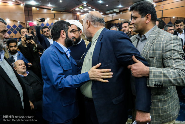 گزارشی از حاشیه های سفر جهانگیری به خوزستان گزارشی از حاشیه های سفر جهانگیری به خوزستان