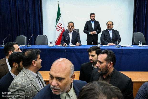 گزارشی از حاشیه های سفر جهانگیری به خوزستان گزارشی از حاشیه های سفر جهانگیری به خوزستان