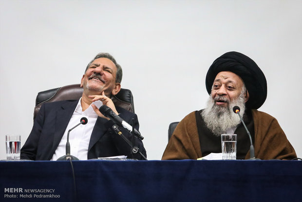 گزارشی از حاشیه های سفر جهانگیری به خوزستان گزارشی از حاشیه های سفر جهانگیری به خوزستان