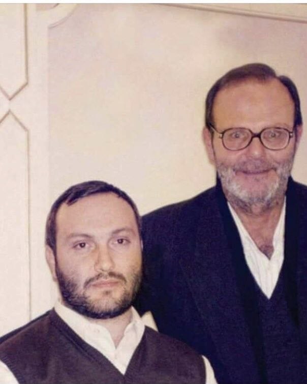 پدر شهید مغنیه به فرزندان شهیدش پیوست + عکس پدر شهید مغنیه به فرزندان شهیدش پیوست + عکس