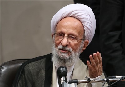 نمی توان همه مشکلات را به گردن انگلیس و آمریکا انداخت