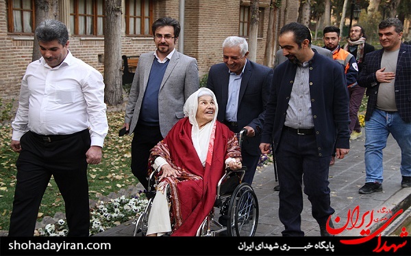 تجلیل از یکی دیگر از وابستگان هنری رژیم طاغوت! تجلیل از یکی دیگر از وابستگان هنری رژیم طاغوت!