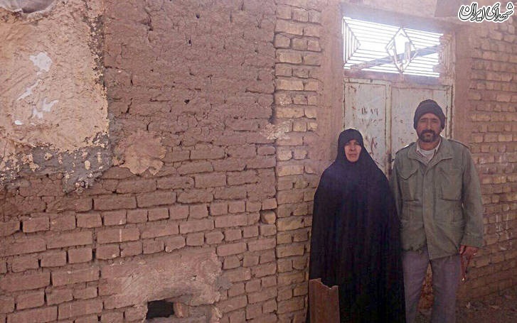 مادر شهید: پسته می شکنم تا خرج سالگرد شهید را بدهم! مادر شهید: پسته می شکنم تا خرج سالگرد شهید را بدهم!