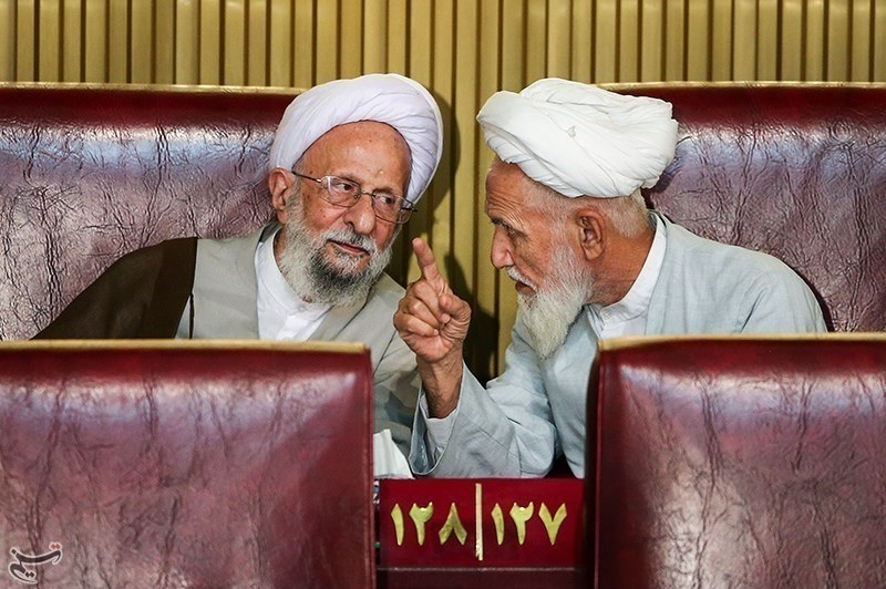 گپ و گفت آیت الله حائری با علامه مصباح یزدی + عکس
