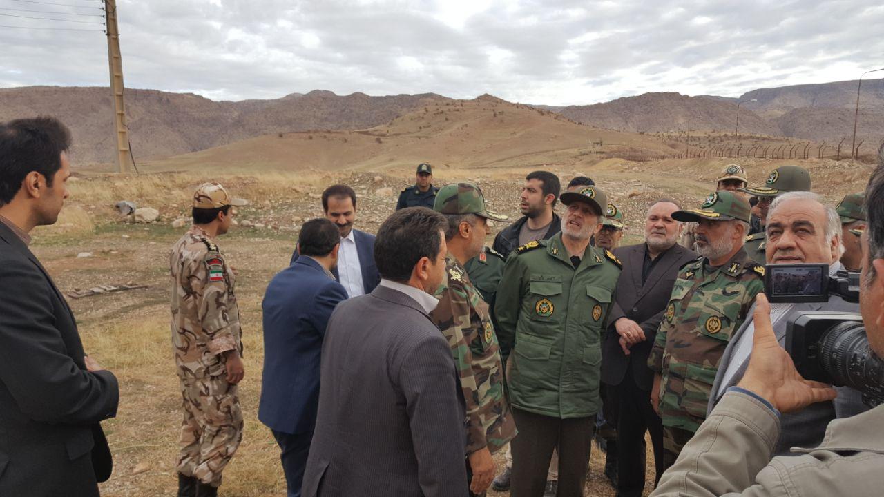 وزیر دفاع از مناطق زلزلهزده کرمانشاه بازدید کرد+ تصاویر وزیر دفاع از مناطق زلزلهزده کرمانشاه بازدید کرد+ تصاویر