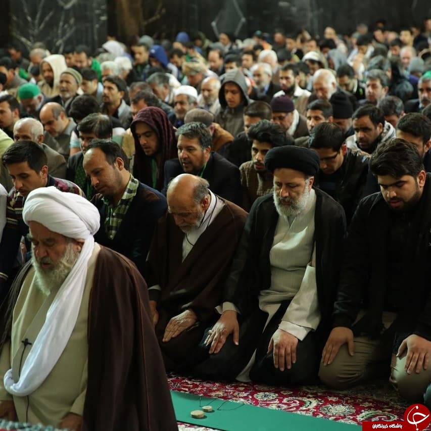 رئیسی در جمع معتکفین مسجد گوهر شاد + عکس رئیسی در جمع معتکفین مسجد گوهر شاد + عکس