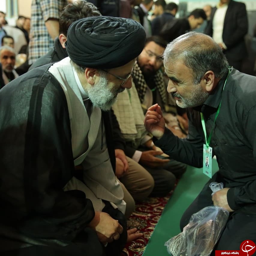 رئیسی در جمع معتکفین مسجد گوهر شاد + عکس رئیسی در جمع معتکفین مسجد گوهر شاد + عکس
