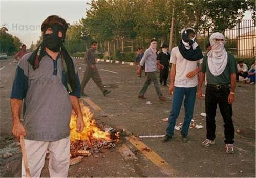 عنصر فعال در فتنه ها به فکر ایجاد فتنه ای دیگر/آیا تاج زاده دوباره بازداشت می شود؟ عنصر فعال در فتنه ها به فکر ایجاد فتنه ای دیگر/آیا تاج زاده دوباره بازداشت می شود؟