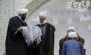 عکس/ مراسم عمامه گذاری با حضور علامه مصباح یزدی عکس/ مراسم عمامه گذاری با حضور علامه مصباح یزدی