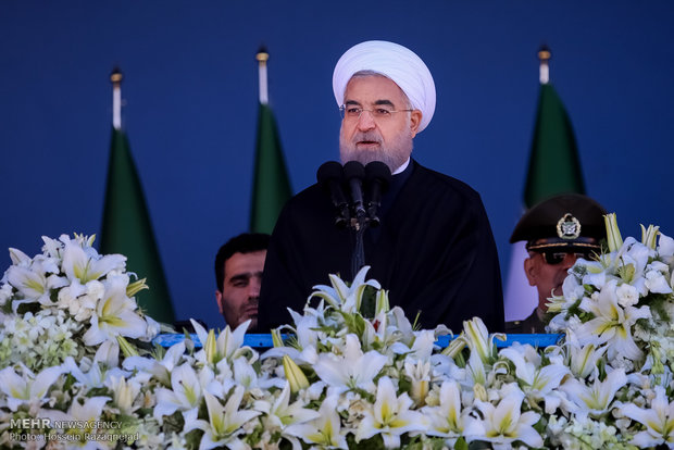 روحانی: ارتش همواره یک قدرت بازدارنده برای ایران است