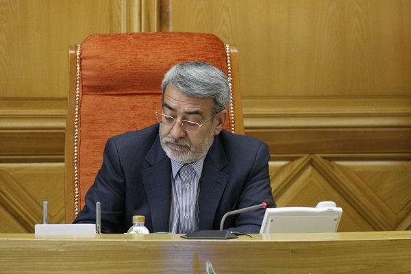 وزیر کشور بخشنامه ممنوعیت خرید خارجی را ابلاغ کرد