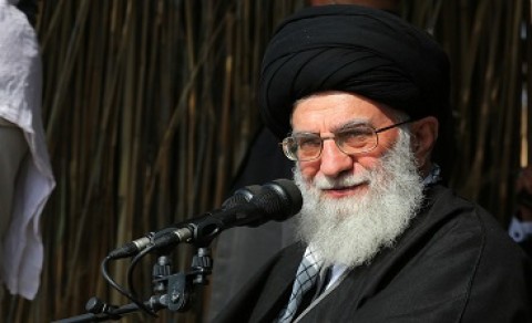 من این سرزمین را یک سرزمین مقدّس می دانم/اینجا نقطهای است که ملائکه الهی که شاهد فداکاری مخلصانه این شهدای عزیز بودند، به آن تبرّک می جویند/به حزبالّلهی بودن، افتخار کنید من این سرزمین را یک سرزمین مقدّس می دانم/اینجا نقطهای است که ملائکه الهی که شاهد فداکاری مخلصانه این شهدای عزیز بودند، به آن تبرّک می جویند/به حزبالّلهی بودن، افتخار کنید