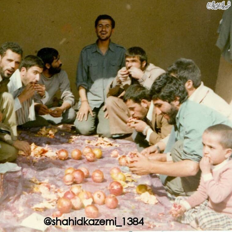 عکس/ «انار» خوری فرمانده