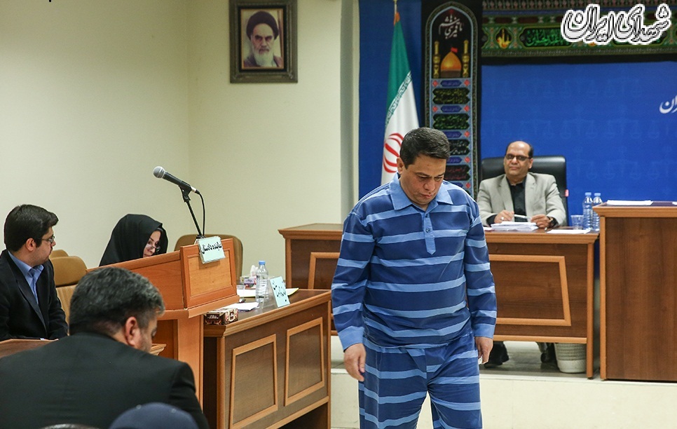 «مفسد اقتصادی» صبح امروز به «دار آویخته» شد «مفسد اقتصادی» صبح امروز به «دار آویخته» شد