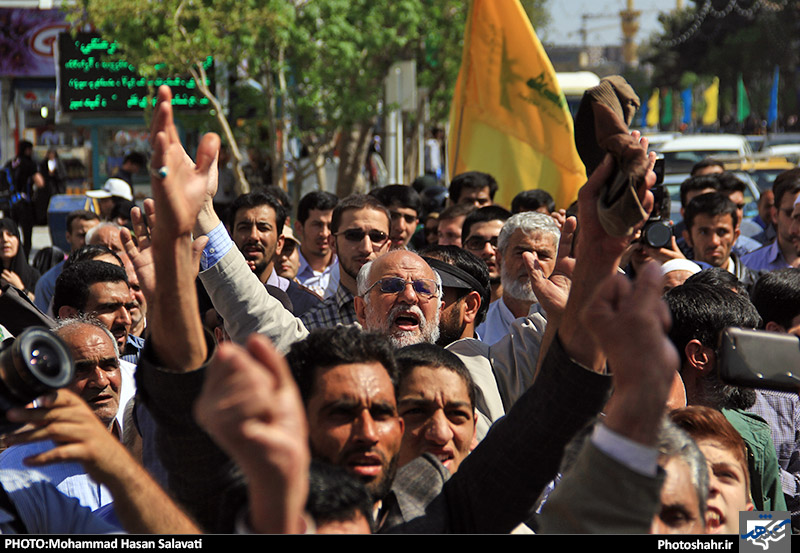 تجمع مردمی در اعتراض به رفتار حاشیه ساز نماینده سراوان! تجمع مردمی در اعتراض به رفتار حاشیه ساز نماینده سراوان!