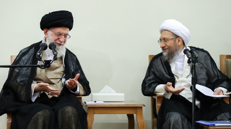 چرا آملی لاریجانی رئیس مجمع تشخیص مصلحت شد؟ چرا آملی لاریجانی رئیس مجمع تشخیص مصلحت شد؟