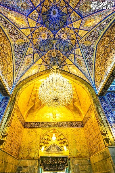 نمای زیبایی از ایوان طلائی حرم امام حسین(ع)
