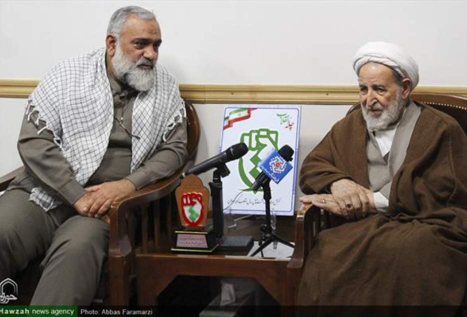 حصر خانگی سران فتنه نشانه رأفت نظام اسلامی است حصر خانگی سران فتنه نشانه رأفت نظام اسلامی است
