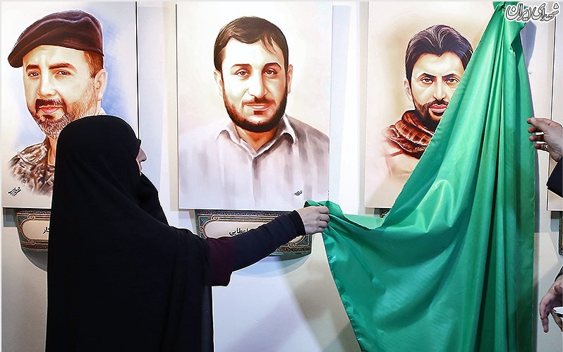 عکس/نمايشگاه نقاشی پرتره شهدای مدافع حرم عکس/نمايشگاه نقاشی پرتره شهدای مدافع حرم