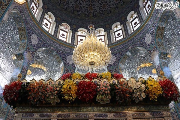گلباران حرم حضرت زینب (س) با 30 هزار شاخه گل +تصاویر