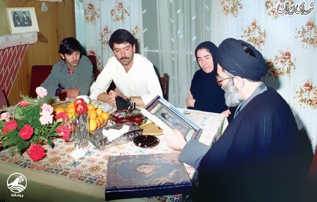 روایتی از حضور رهبر انقلاب در منزل شهید مسیحی +عکس روایتی از حضور رهبر انقلاب در منزل شهید مسیحی +عکس