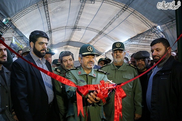 عکس/آیین رونمایی از ۵۴۰۰ طرح محرومیت زدایی نیروی زمینی سپاه
