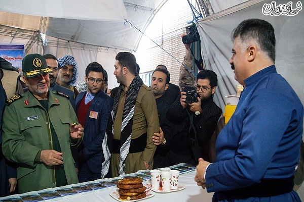 عکس/آیین رونمایی از ۵۴۰۰ طرح محرومیت زدایی نیروی زمینی سپاه