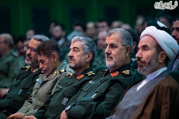 عکس/آیین رونمایی از ۵۴۰۰ طرح محرومیت زدایی نیروی زمینی سپاه
