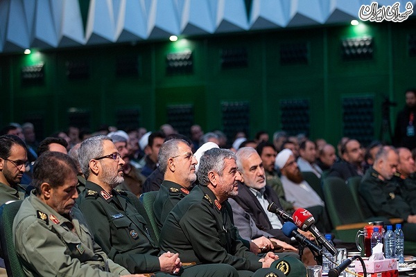 عکس/آیین رونمایی از ۵۴۰۰ طرح محرومیت زدایی نیروی زمینی سپاه