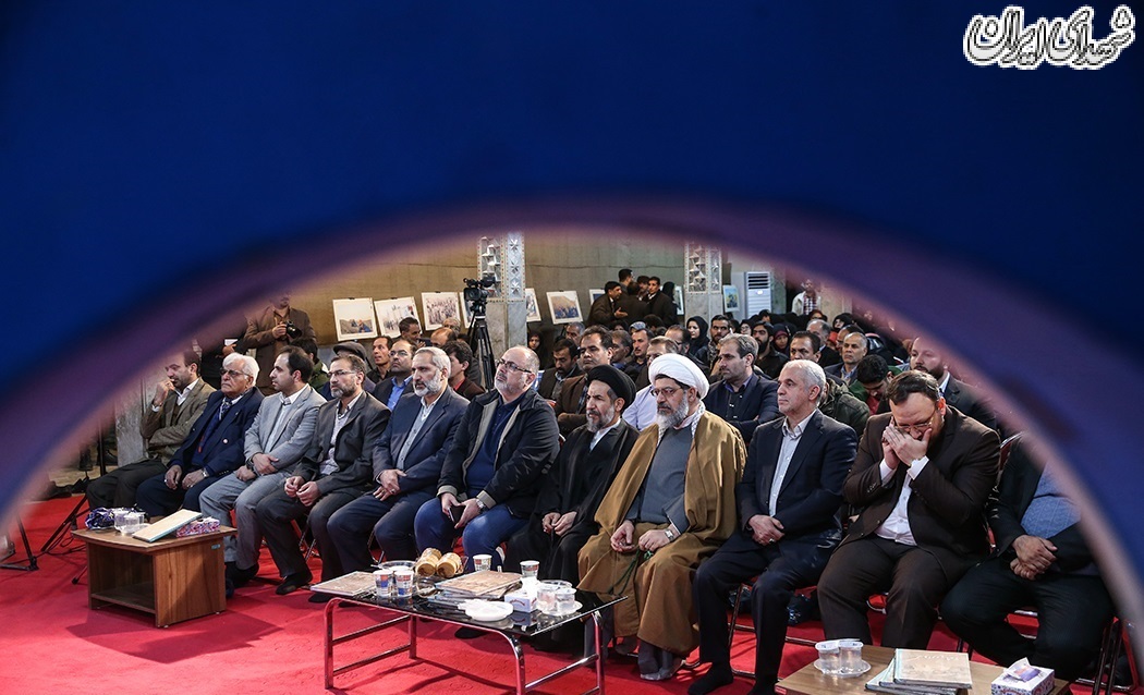 رونمایی از کتاب «گردان ۴۰۹ » رونمایی از کتاب «گردان ۴۰۹ »