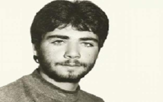 امام را تنها نگذارید، او نماینده حجت بن الحسن(عج) است امام را تنها نگذارید، او نماینده حجت بن الحسن(عج) است