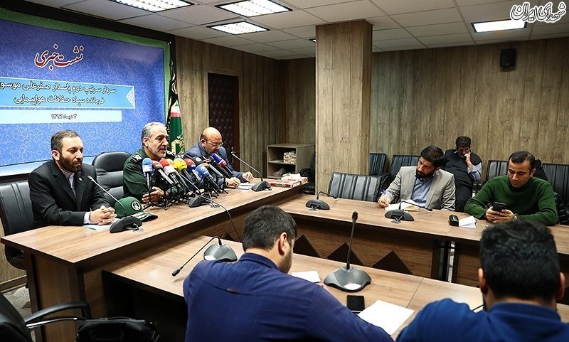 عکس/نشست خبری فرمانده سپاه حفاظت هواپیمایی عکس/نشست خبری فرمانده سپاه حفاظت هواپیمایی
