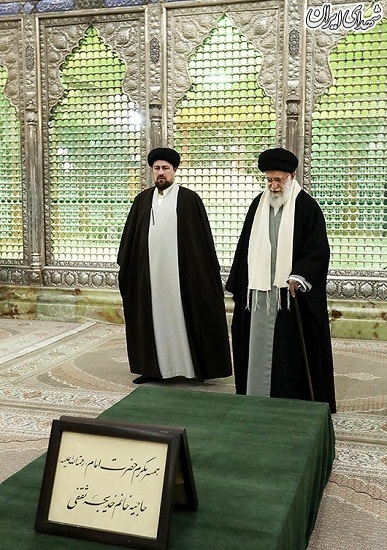 عکس/حضور امام خامنه ای در مرقد مطهر امام راحل و گلزار شهدای بهشت زهرا