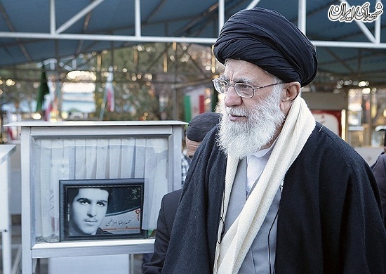 عکس/حضور امام خامنه ای در مرقد مطهر امام راحل و گلزار شهدای بهشت زهرا