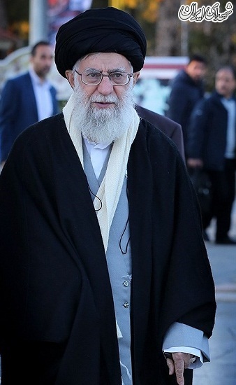 عکس/حضور امام خامنه ای در مرقد مطهر امام راحل و گلزار شهدای بهشت زهرا