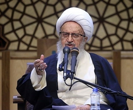 آیتالله مکارمشیرازی: شرکت در راهپیمایی ۲۲ بهمن وظیفه آیتالله مکارمشیرازی: شرکت در راهپیمایی ۲۲ بهمن وظیفه
