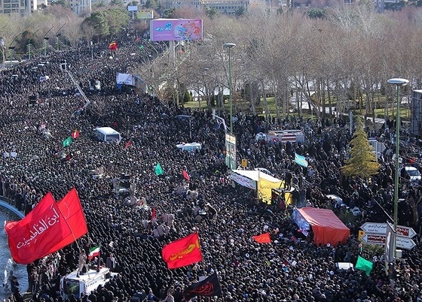 سنگ تمام مردم اصفهان برای بدرقه شهدا سنگ تمام مردم اصفهان برای بدرقه شهدا