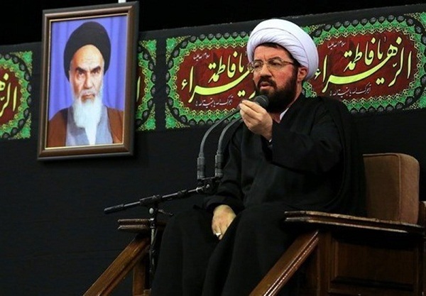 حضرت امالبنین اولین مرثیهخوان امامحسین(ع) حضرت امالبنین اولین مرثیهخوان امامحسین(ع)