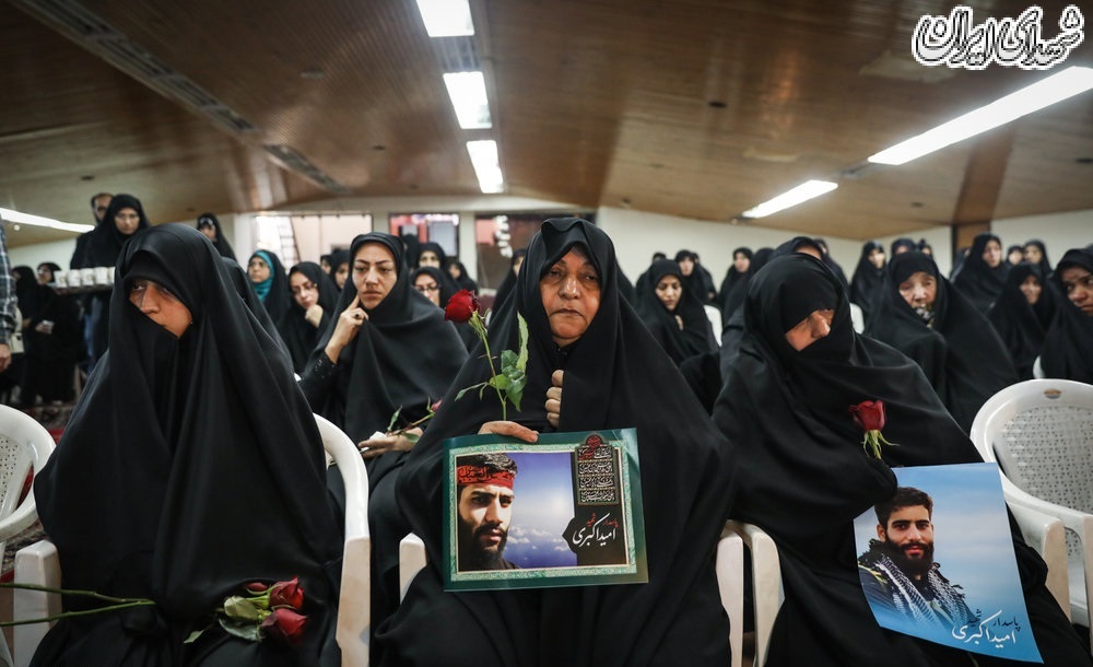 عکس/مراسم گرامیداشت شهدای حادثه تروریستی جاده خاش-زاهدان عکس/مراسم گرامیداشت شهدای حادثه تروریستی جاده خاش-زاهدان