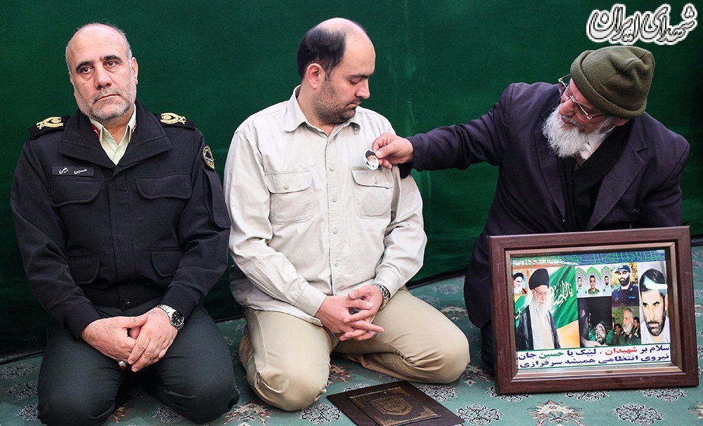 عکس/گرامیداشت سالروز شهدای حادثه خیابان پاسداران عکس/گرامیداشت سالروز شهدای حادثه خیابان پاسداران