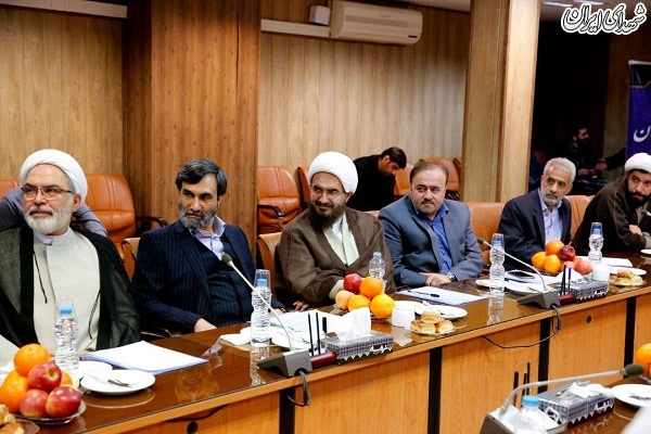 آیت الله جنتی: منکر بزرگ دروغ گفتن مسئولان به مردم است آیت الله جنتی: منکر بزرگ دروغ گفتن مسئولان به مردم است