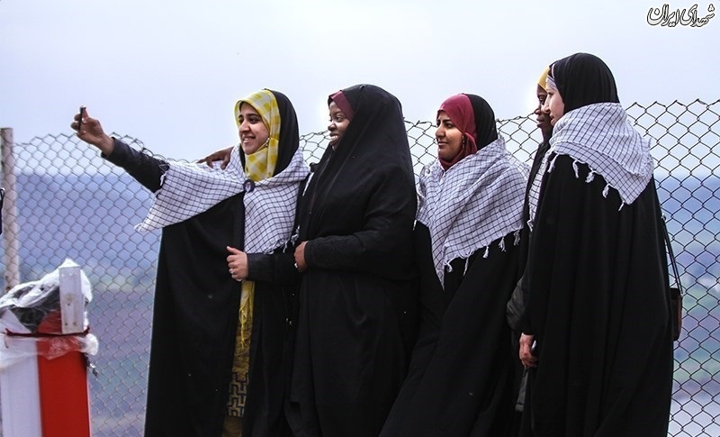 عکس/ بازدید دانشجویان خارجی از مناطق عملیاتی جنوب عکس/ بازدید دانشجویان خارجی از مناطق عملیاتی جنوب